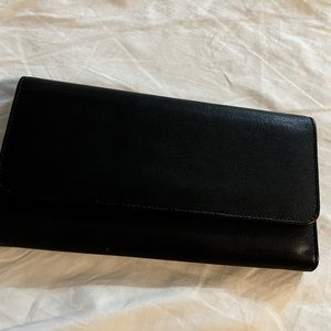 Women’s accessories